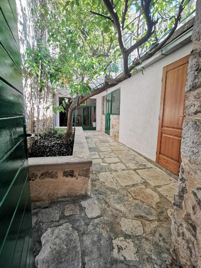 فيلا Authentico Deluxe Stari Grad ستاري غراد المظهر الخارجي الصورة